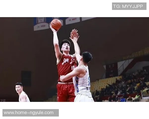 余嘉豪的成长之路：从青涩少年到篮球场上的璀璨新星